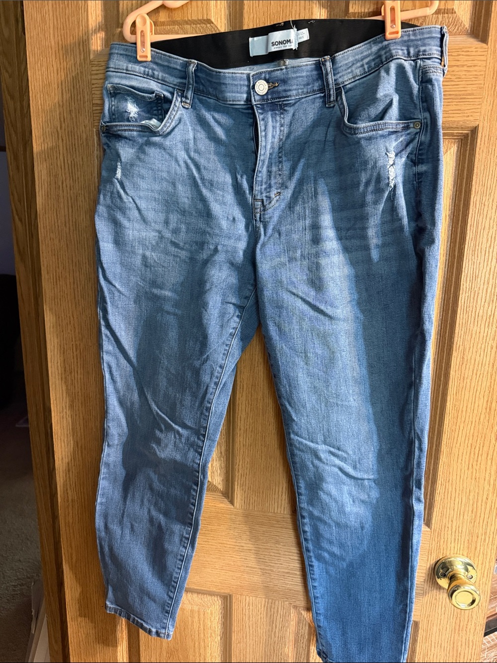 Sonoma Womenโs Light Blue Distressed Jeggings